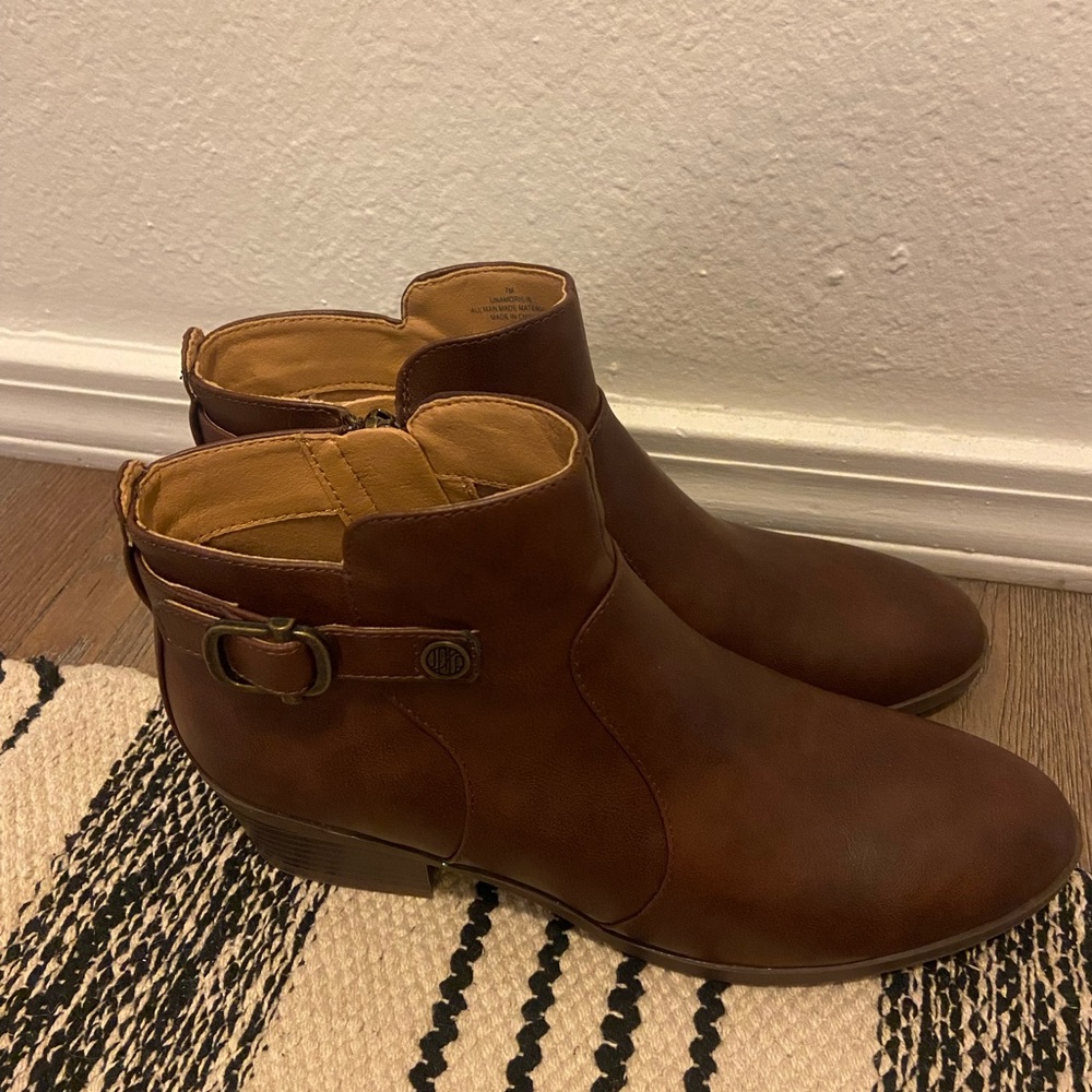 UNISA Man-made Ankle Leather Boots - 7